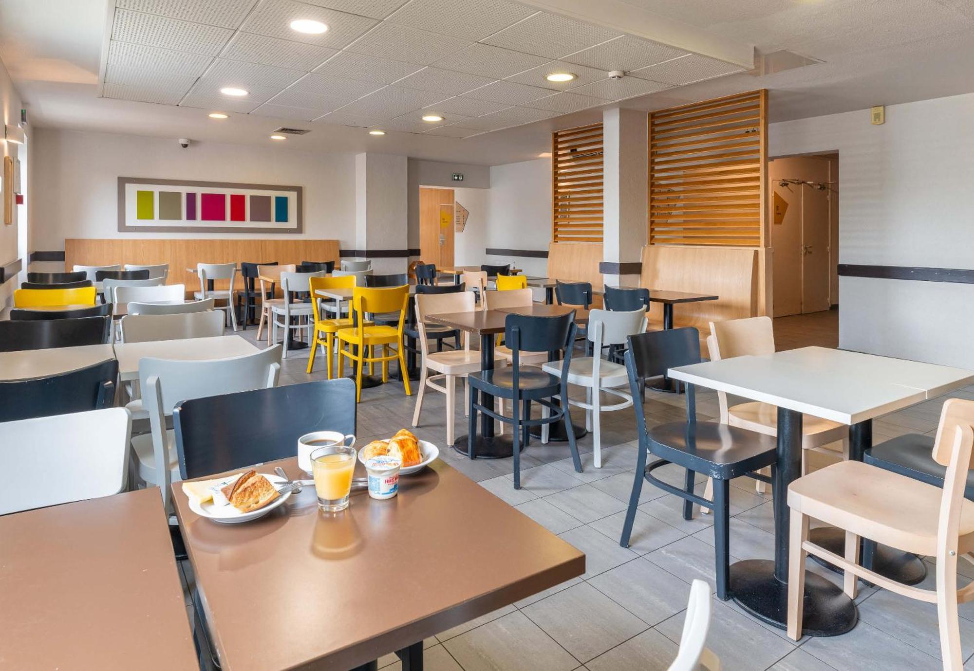 B&B Hotel Lyon Grand Stade Meyzieu Kültér fotó