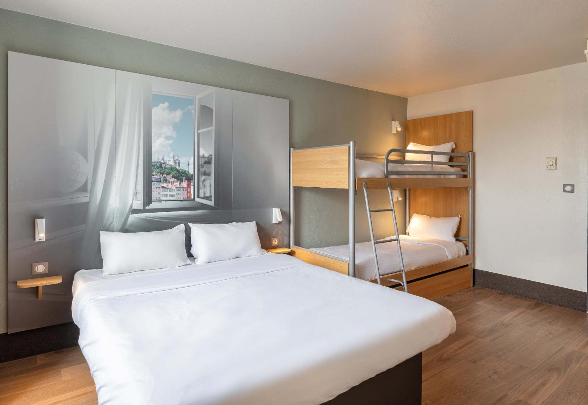 B&B Hotel Lyon Grand Stade Meyzieu Kültér fotó